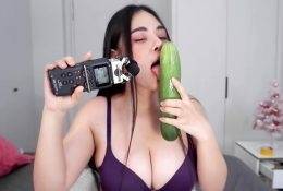 ASMR Wan Cucumber Licking Video Leaked on girlzfan.com
