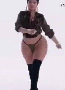 Nicki Minaj Hot fat back walking on girlzfan.com