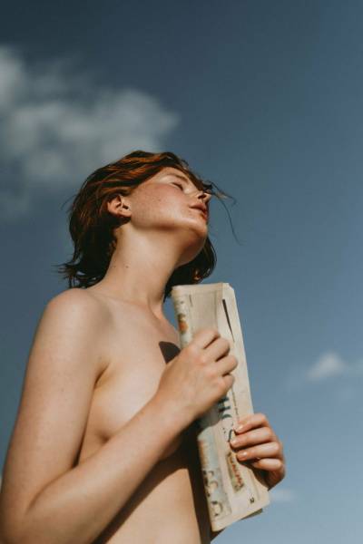 Fabienne Dobbe Nude on girlzfan.com