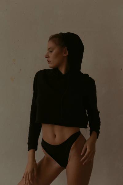 Karolina Dlha Nude on girlzfan.com