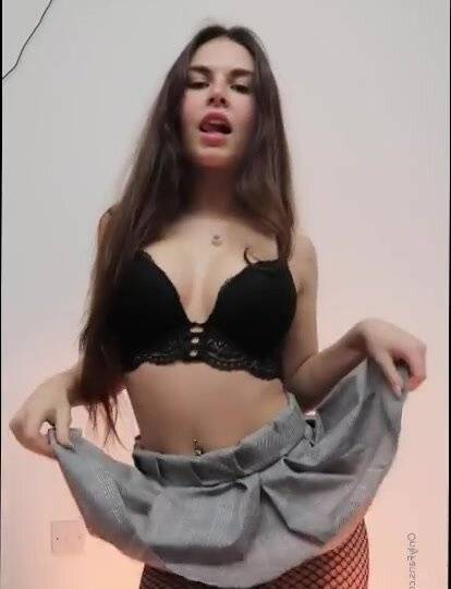 Lauren Alexis Sexy Fishnets Striptease Reddit Youtuber Video on www.girlzfan.com