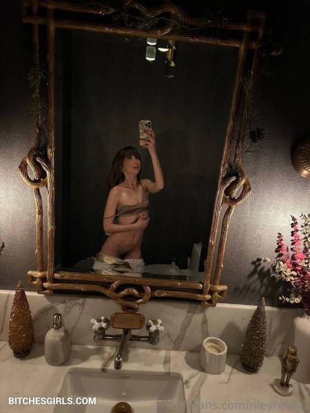 Riley Reid Petite Nude Girl - Therileyreid Onlyfans Leaked Naked Video on www.girlzfan.com